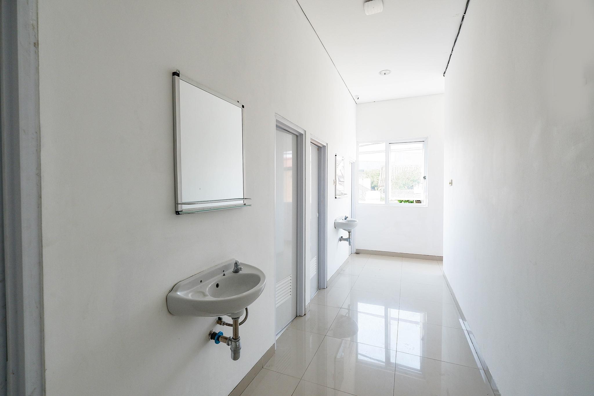 Spot On 2026 Arta Residence Semarang Esterno foto
