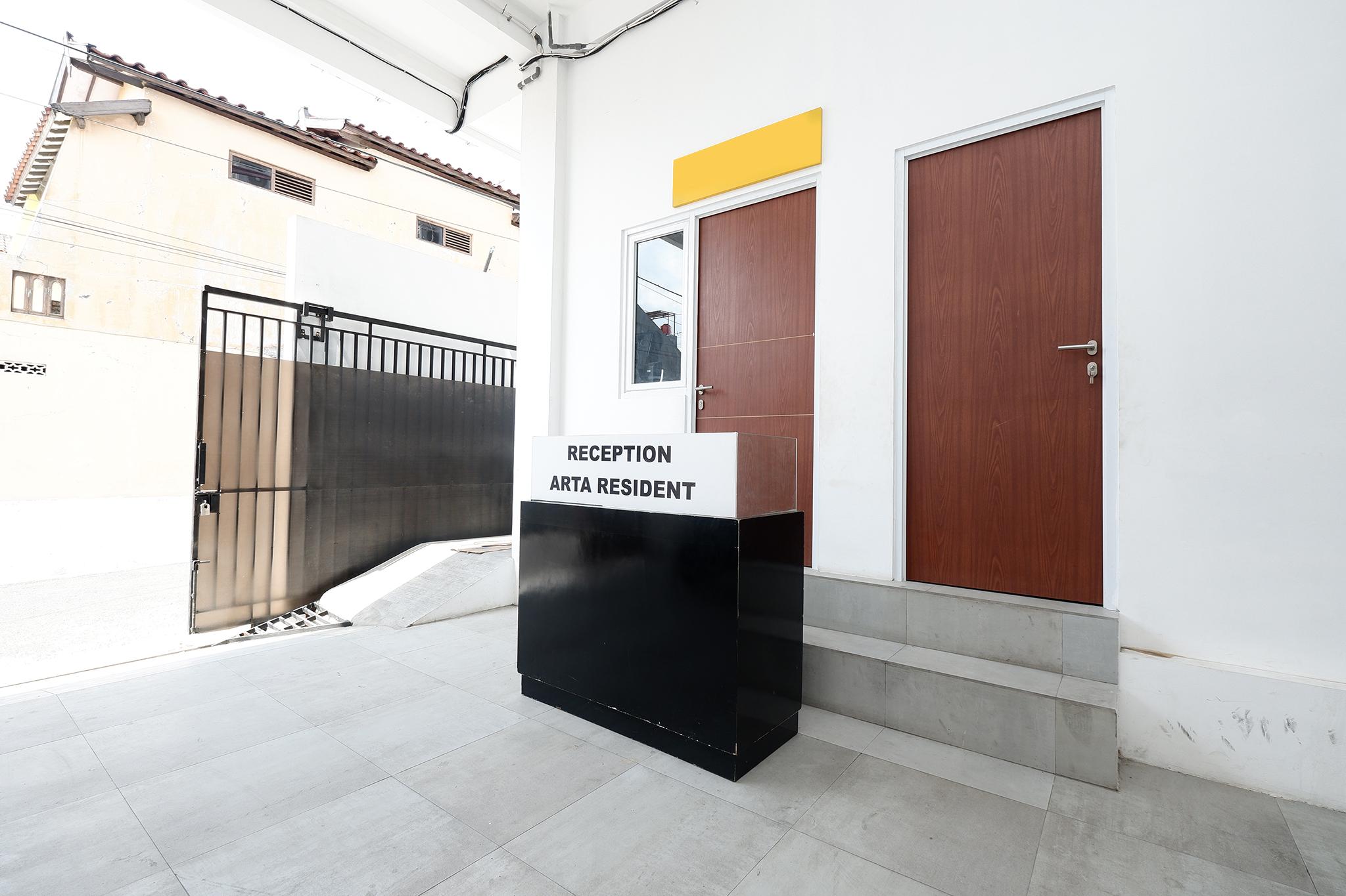 Spot On 2026 Arta Residence Semarang Esterno foto