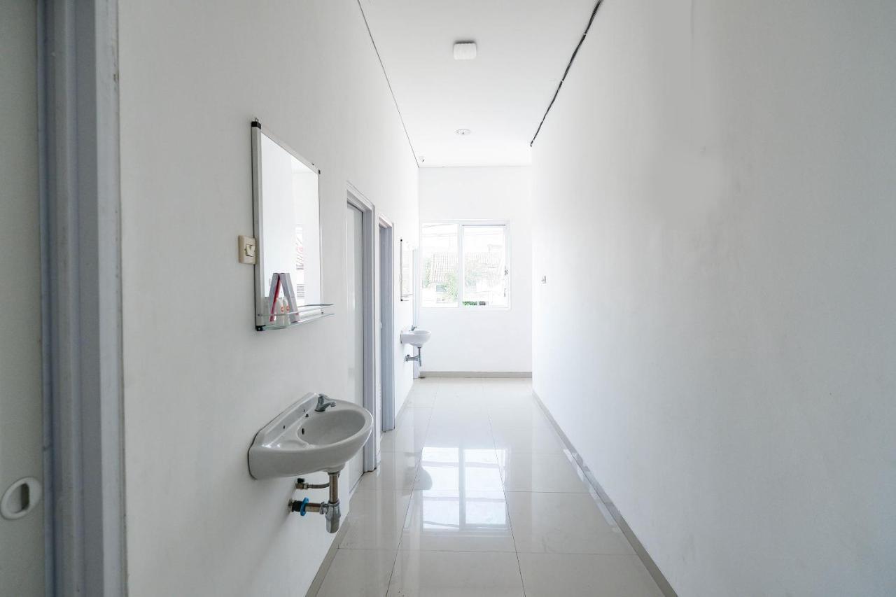 Spot On 2026 Arta Residence Semarang Esterno foto